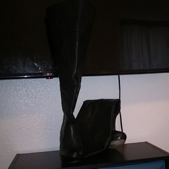 Hells - Picture 4 of 4